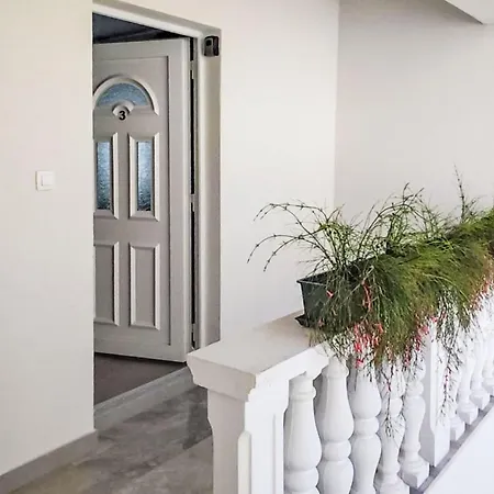 Frlea-1 By Interhome شقة *